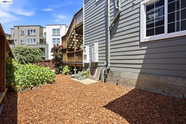 30 Niantic Ave, San Francisco, CA 94132
