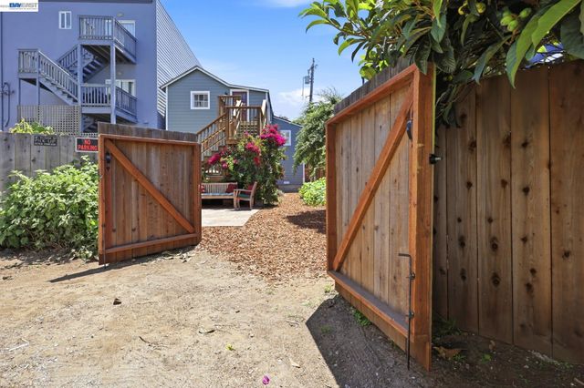 30 Niantic Ave, San Francisco, CA 94132