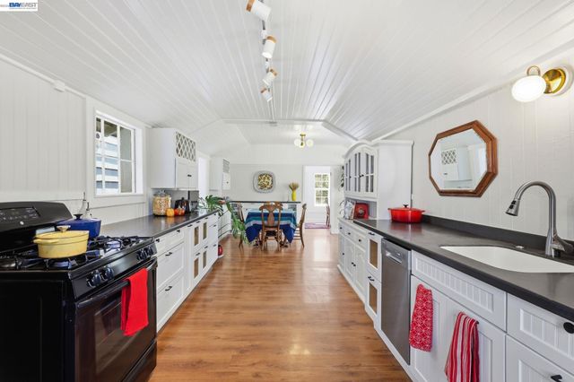 30 Niantic Ave, San Francisco, CA 94132