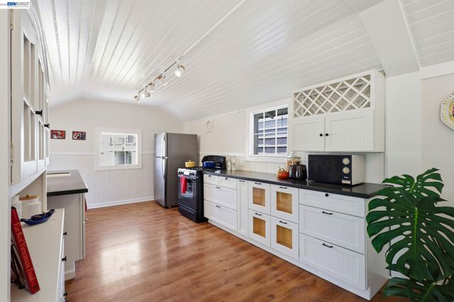 30 Niantic Ave, San Francisco, CA 94132