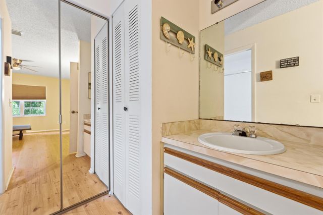 1656 SE Green Acres Circle D103, Port St Lucie, FL 34952