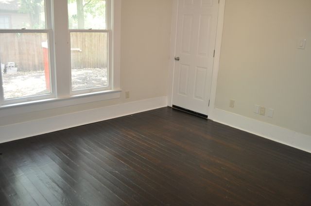 708 N Mckinney Street, Ennis, TX 75119