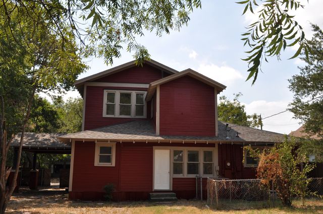 708 N Mckinney Street, Ennis, TX 75119