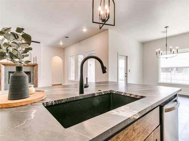 9316 NW 84th Street, Yukon, OK 73099