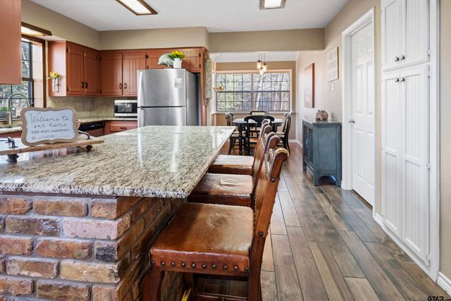 154 Pine Glen, Holly Lake Ranch, TX 75765