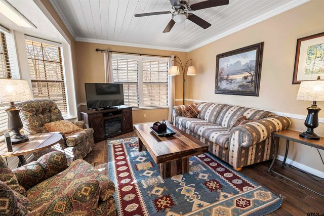 154 Pine Glen, Holly Lake Ranch, TX 75765