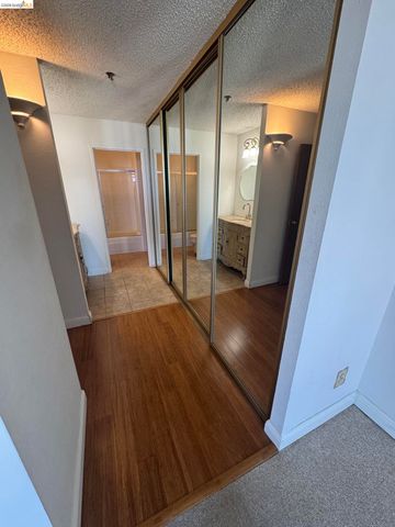 555 Pierce St 1033, Albany, CA 94706