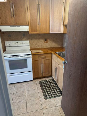 555 Pierce St 1033, Albany, CA 94706