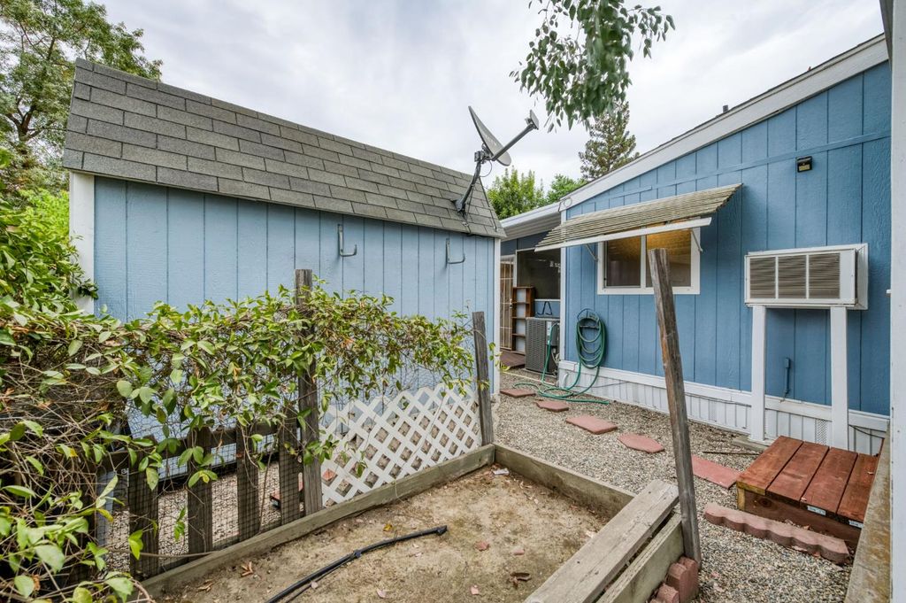 Image 10 of property listing at 8701 Highway 41 # 29 SP 29, Fresno, CA 93720