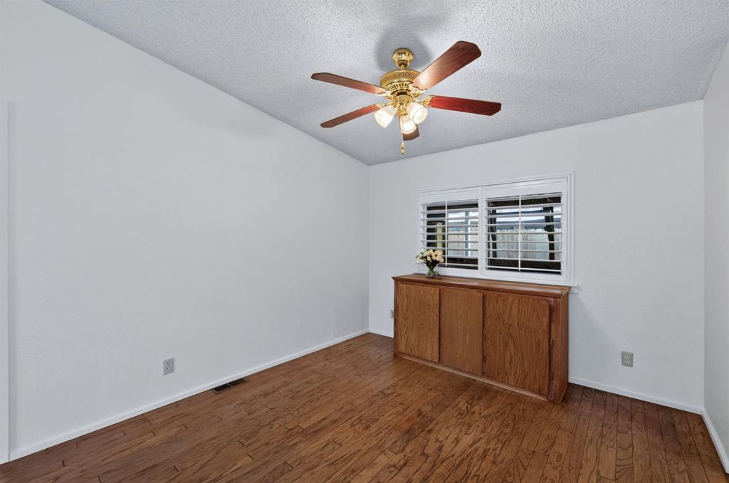 Image 17 of property listing at 8701 Highway 41 # 29 SP 29, Fresno, CA 93720