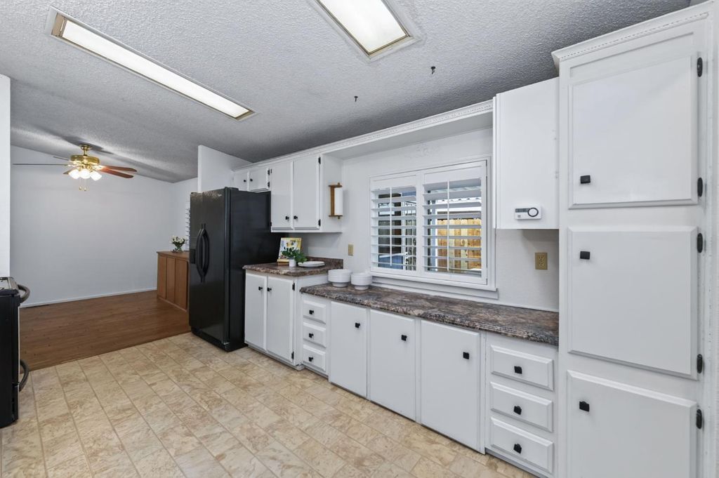 Image 21 of property listing at 8701 Highway 41 # 29 SP 29, Fresno, CA 93720