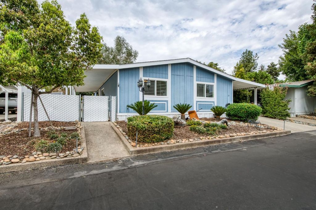 Image 3 of property listing at 8701 Highway 41 # 29 SP 29, Fresno, CA 93720