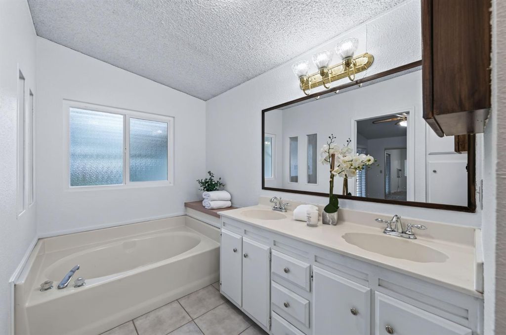 Image 33 of property listing at 8701 Highway 41 # 29 SP 29, Fresno, CA 93720