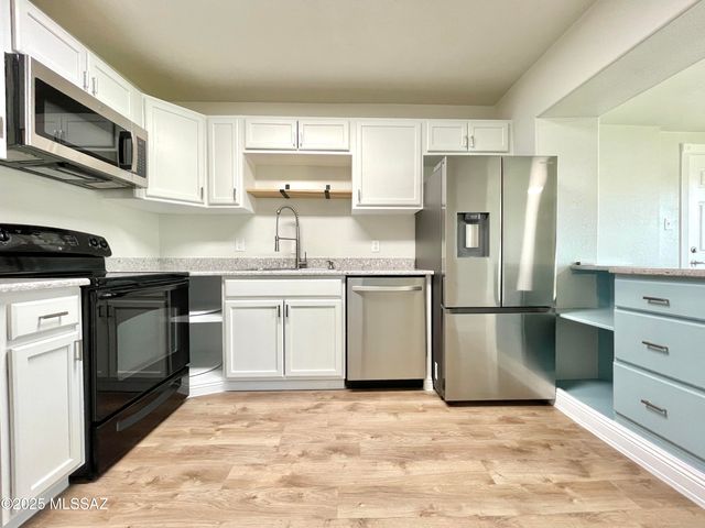 2508 N Fair Oaks Avenue, Tucson, AZ 85712