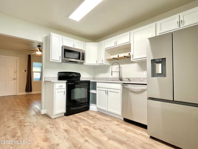 2508 N Fair Oaks Avenue, Tucson, AZ 85712