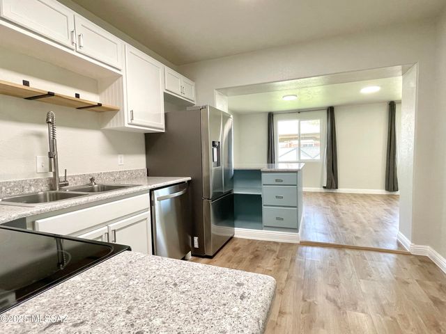 2508 N Fair Oaks Avenue, Tucson, AZ 85712