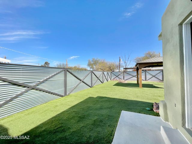 2508 N Fair Oaks Avenue, Tucson, AZ 85712