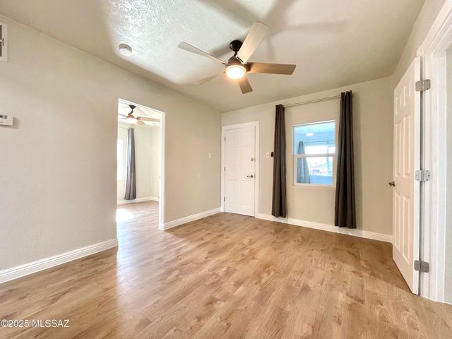 2508 N Fair Oaks Avenue, Tucson, AZ 85712