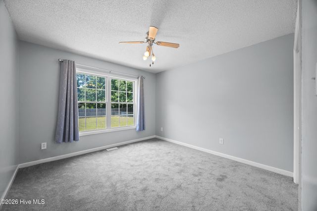 105 Lunington Mill Circle, Burgaw, NC 28425