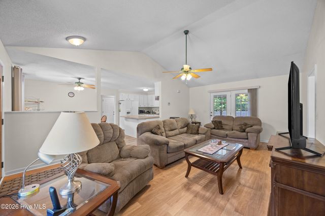 105 Lunington Mill Circle, Burgaw, NC 28425