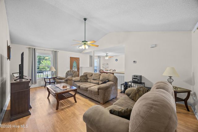 105 Lunington Mill Circle, Burgaw, NC 28425