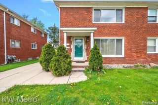 2180 Vernier Road, Grosse Pointe Woods, MI 48236