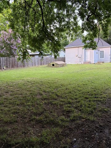 918 S Maxey Street, Sherman, TX 75090