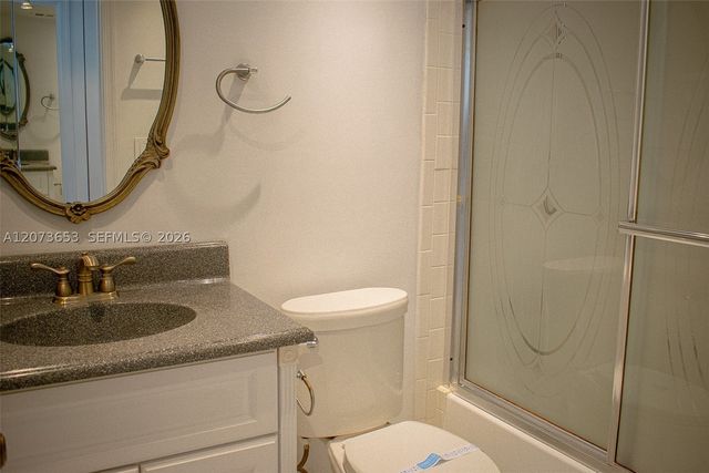 9230 Lagoon Pl 411, Davie, FL 33324