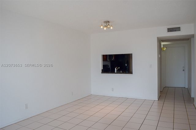 9230 Lagoon Pl 411, Davie, FL 33324