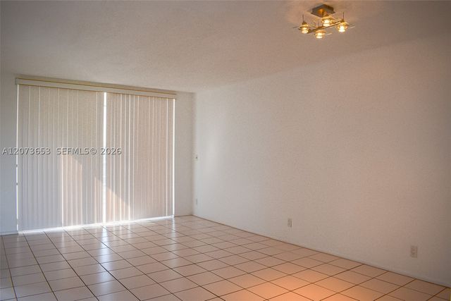 9230 Lagoon Pl 411, Davie, FL 33324