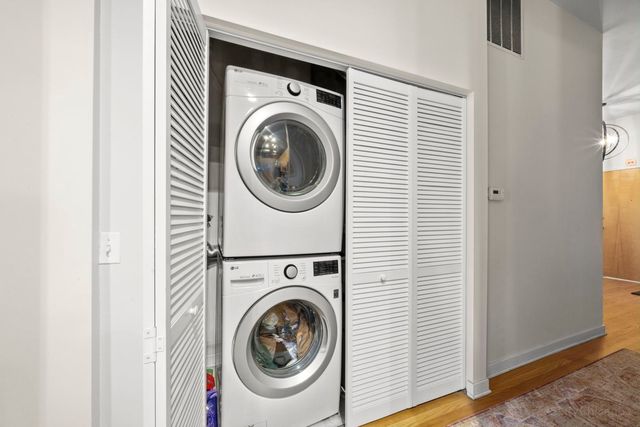 4011 N Francisco Avenue 101, Chicago, IL 60618