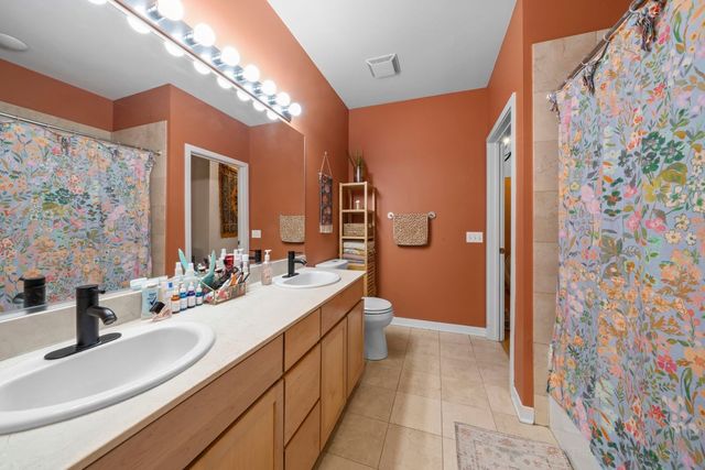 4011 N Francisco Avenue 101, Chicago, IL 60618