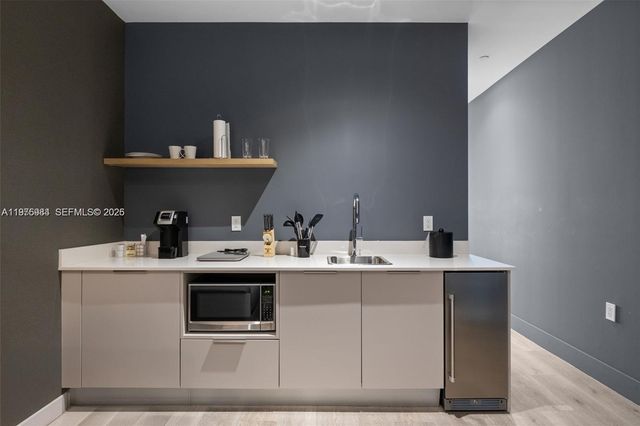 229 SW 9th St 705, Miami, FL 33130