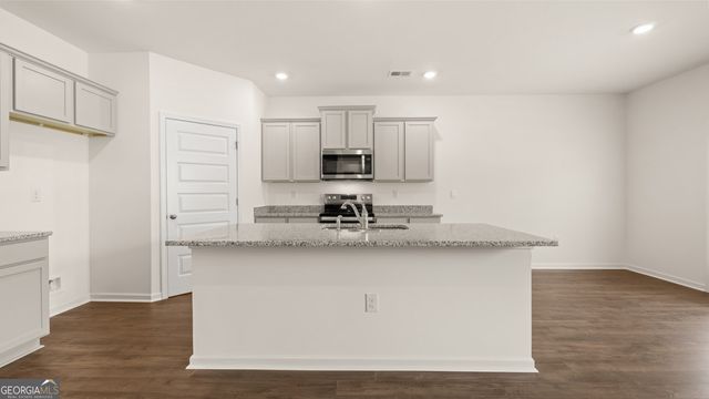 235 Storm Lane, Hoschton, GA 30548