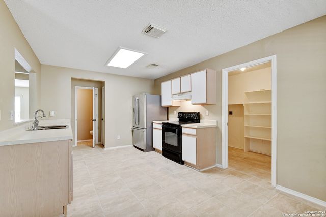 10515 Talon Pt, San Antonio, TX 78254