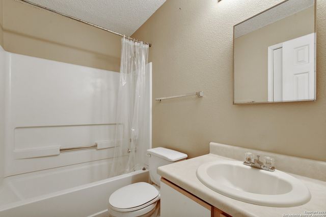 10515 Talon Pt, San Antonio, TX 78254