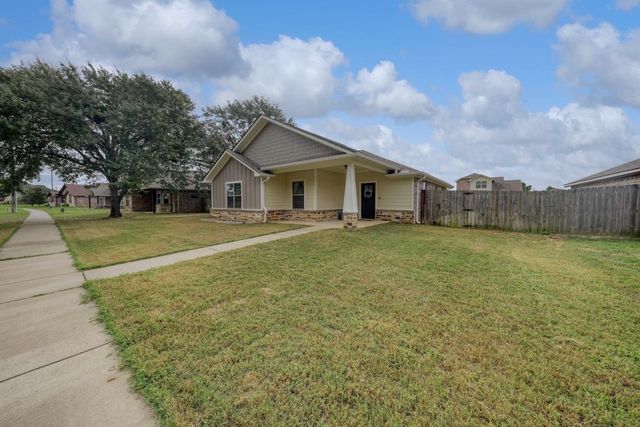 13847 County Road 4200, Lindale, TX 75771