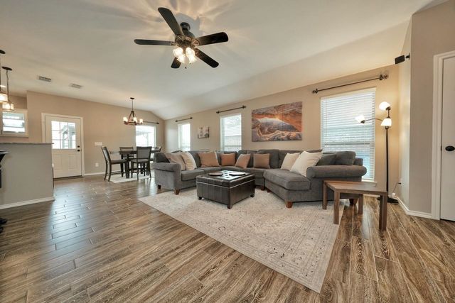 13847 County Road 4200, Lindale, TX 75771
