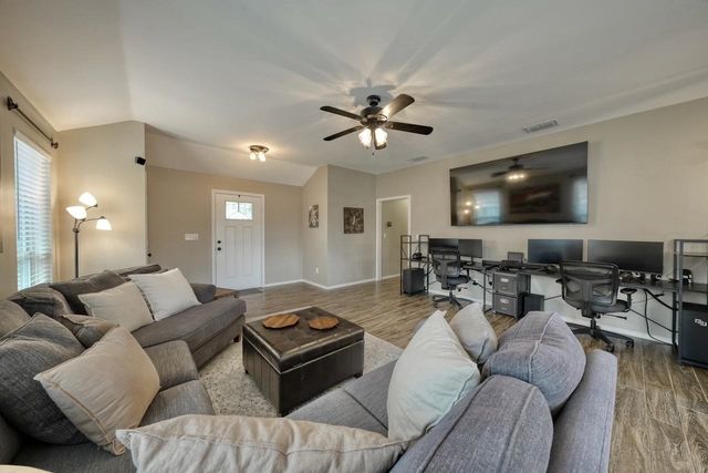 13847 County Road 4200, Lindale, TX 75771