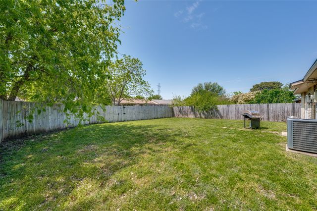 5212 Knox Drive, The Colony, TX 75056