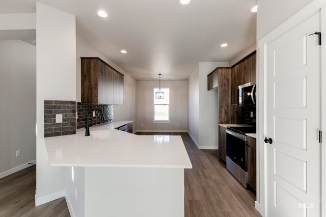 7489 W Newtown Dr, Eagle, ID 83616