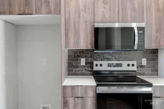 7489 W Newtown Dr, Eagle, ID 83616