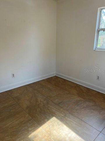 1227 SE 19TH TERRACE, Gainesville, FL 32641