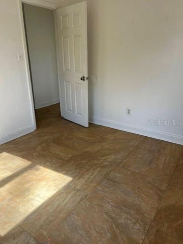 1227 SE 19TH TERRACE, Gainesville, FL 32641