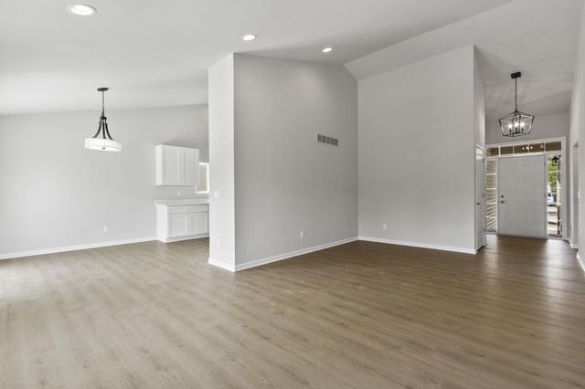 31595 Augusta Drive 69, Romulus, MI 48174
