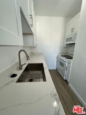 2256 Cambridge Street 14, Los Angeles, CA 90006