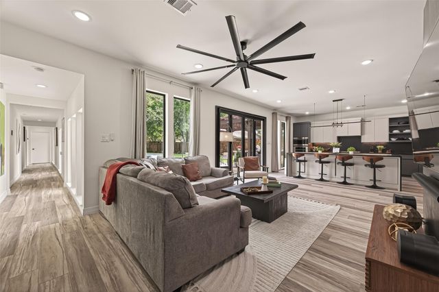 5422 Valerie Street, Bellaire, TX 77401