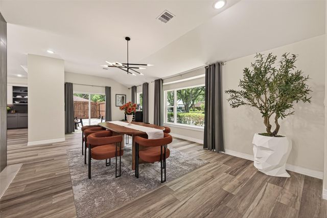 5422 Valerie Street, Bellaire, TX 77401