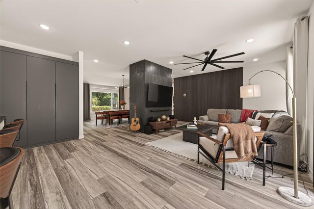 5422 Valerie Street, Bellaire, TX 77401