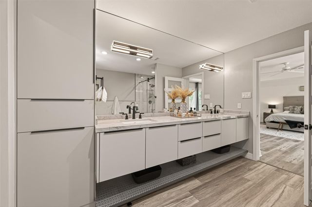 5422 Valerie Street, Bellaire, TX 77401